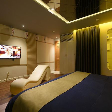 岘港 Chiic House 1 - Khach San Tinh Yeu酒店 外观 照片